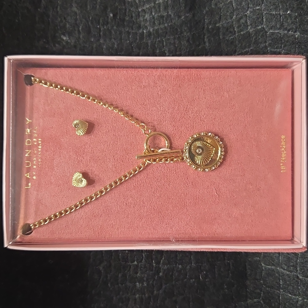 Laundry by Shelli Segal Necklace/earrings Boxed Set